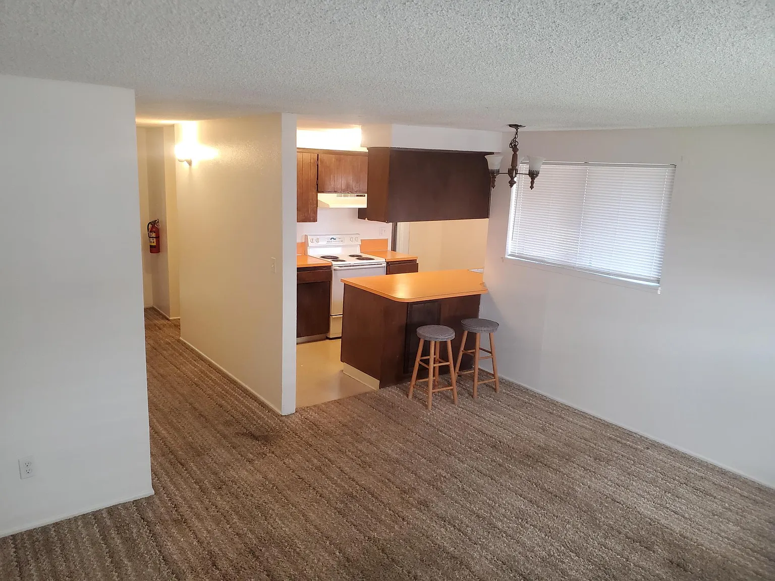 2 bed, 1000 sqft, $1,550 — Photo 1