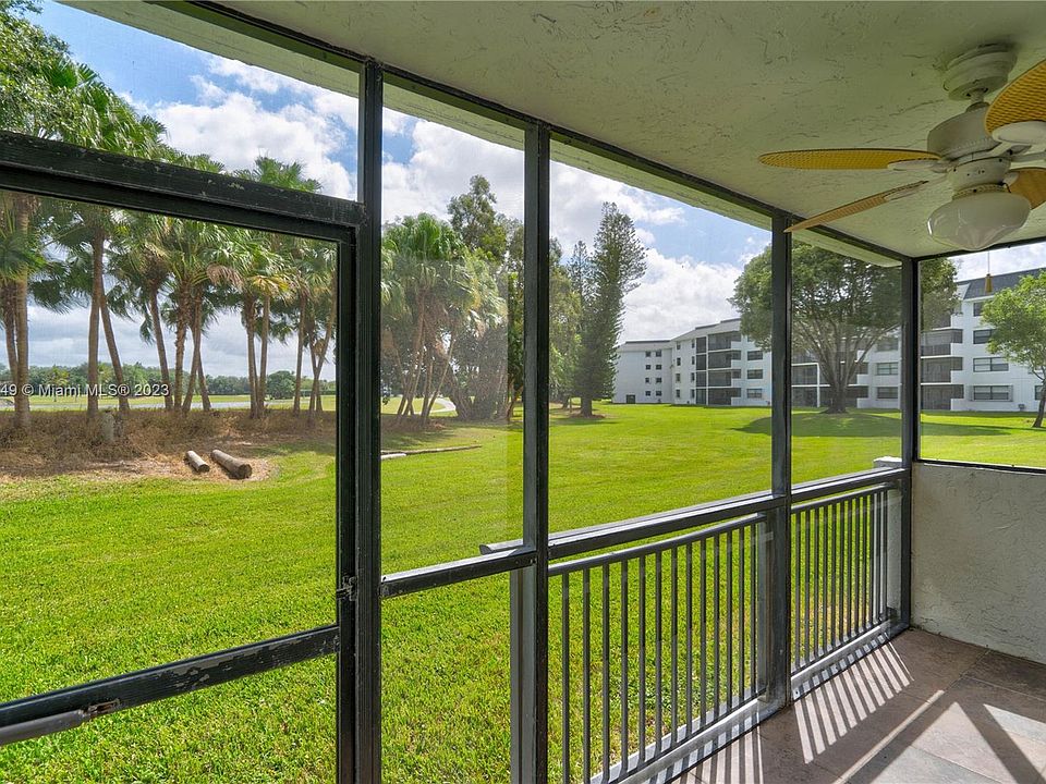 Fairways At Bonaventure Condominiums 16171 Blatt Blvd Fort Lauderdale