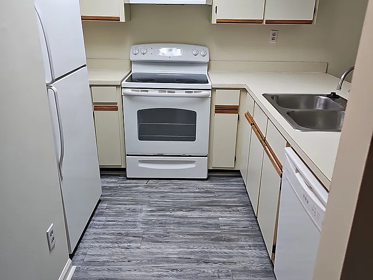 601 N Gay St #304-D — Photo 9