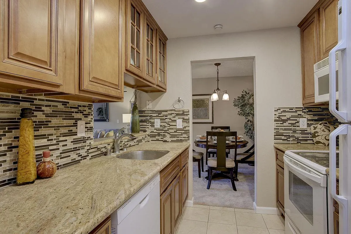 3 bed, 1283 sqft, $3,500 — Photo 1