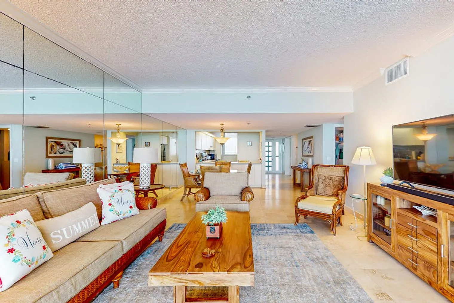 2 bed, 2.0 bath, 1388 sqft, $3,261 — Photo 4
