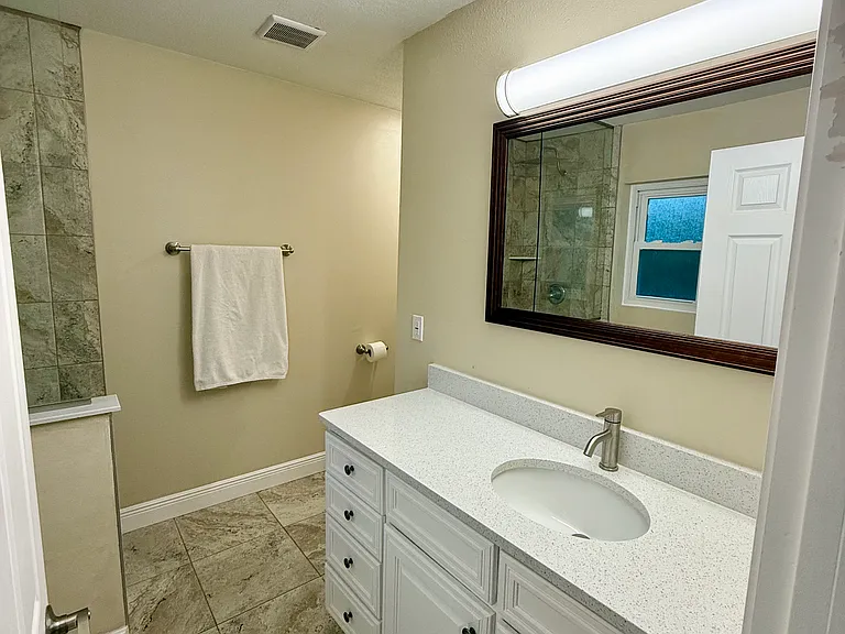 5870 N Courtenay Pkwy — Photo 13