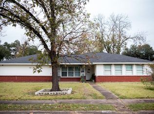 7915 Glenscott St, Houston, TX 77061