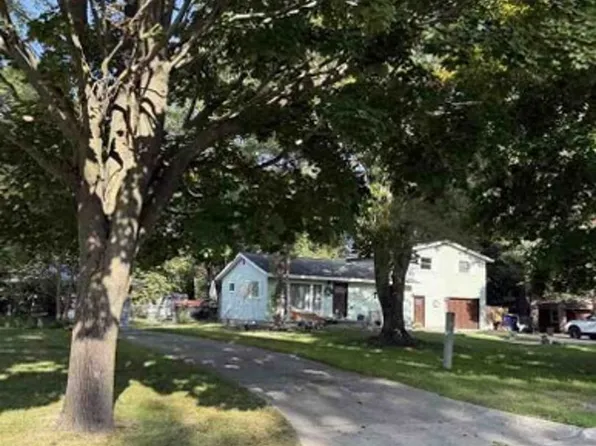 4901 Belmont St, Midland, MI 48640