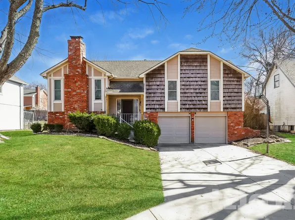 13945 S Summertree Ln, Olathe, KS 66062