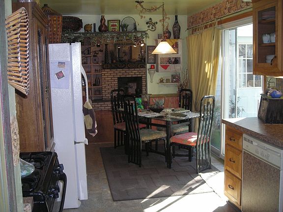 Eat in kitchen