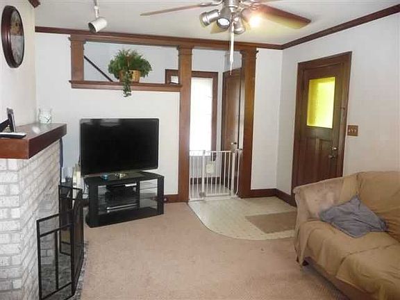 2nd image of 3846 Watson Ave