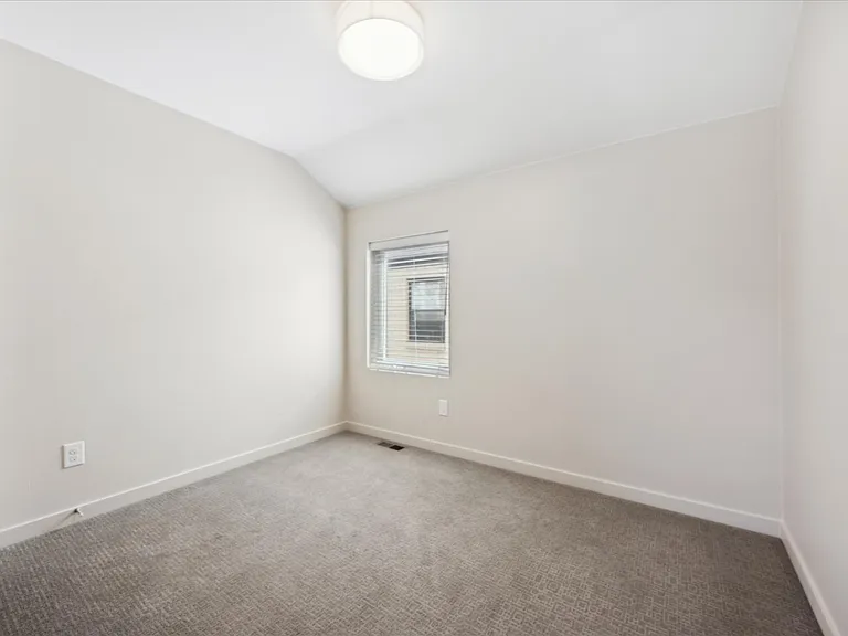 1419 N Irving St — Photo 8