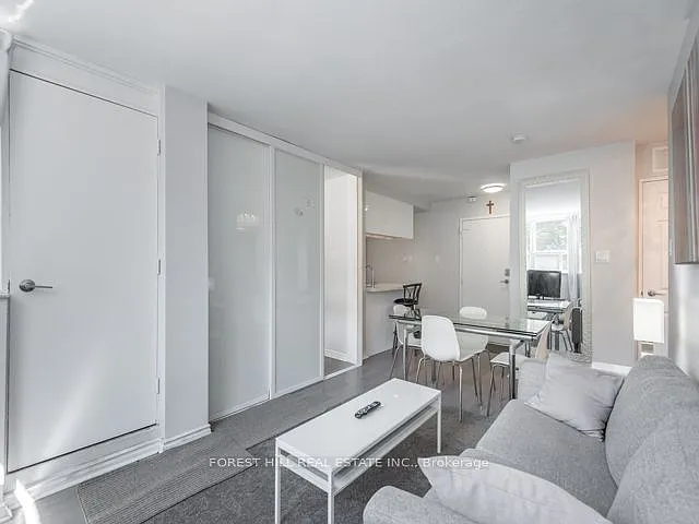 105 McCaul St #202 — Photo 13