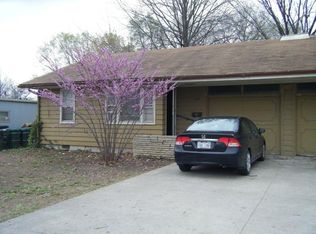 1205 W 19th St, Lawrence, KS 66046