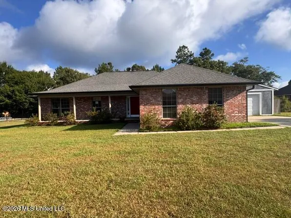 4 Deerwood Dr W, Perkinston, MS 39573