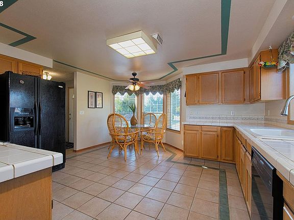 3rd image of 9811 NE 138th Ct