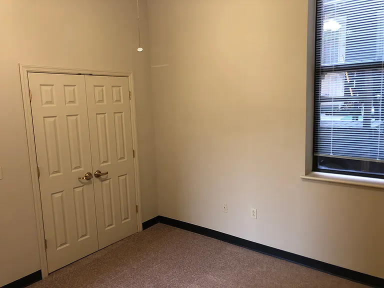1300 Main St — Photo 8