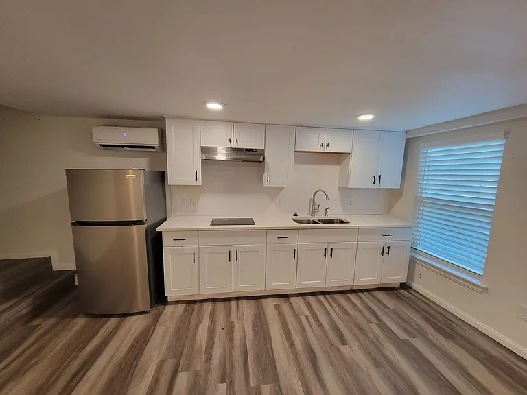 6940 Hatch Rd #B — Photo 1