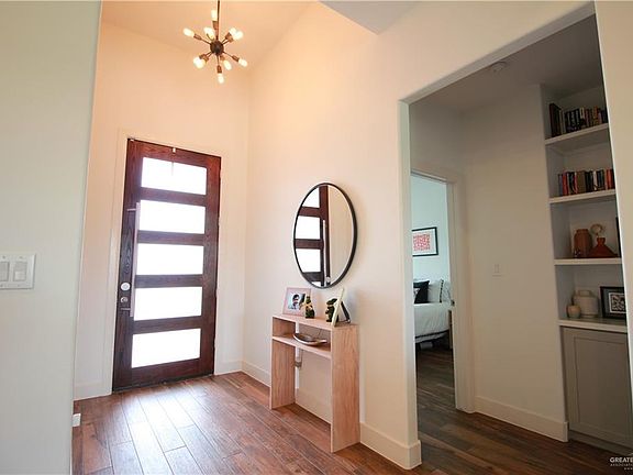 3rd image of 3106 London Dr
