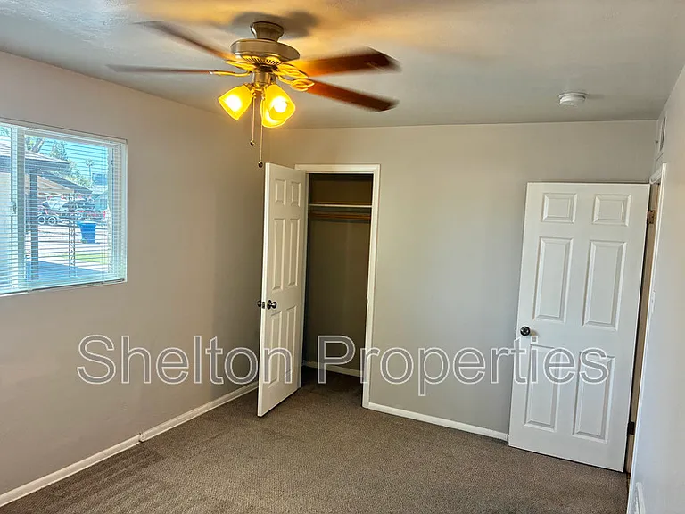 1041 W 18th St — Photo 15