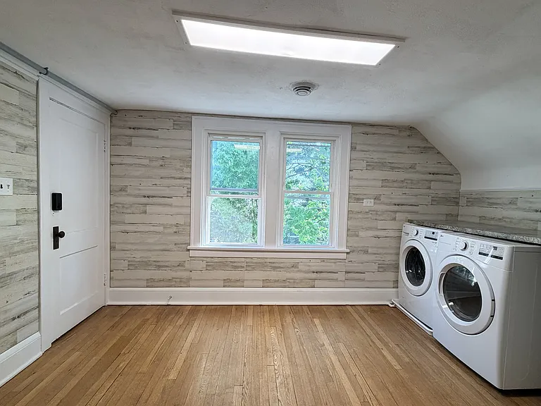 13817 Clifton Blvd #3 — Photo 3