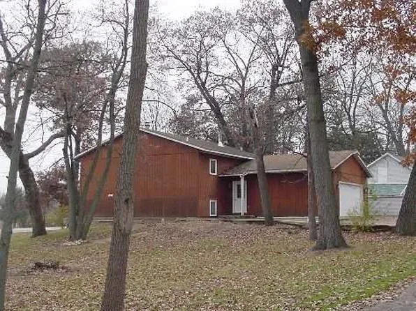 2505 E Lakeshore Dr, Twin Lakes, WI 53181
