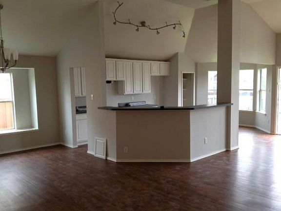 4th image of 137 Blanchard Dr