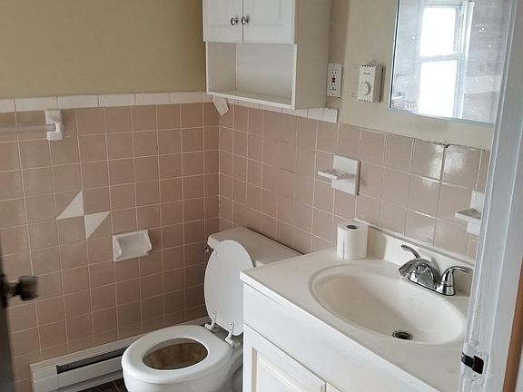 5th image of 277 S Clinton St #3L