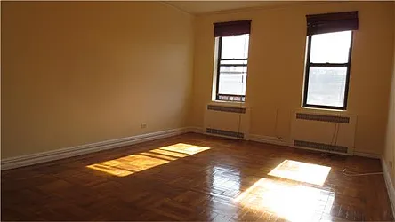 Rented by R New York