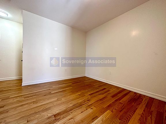 3rd image of 175 Pinehurst Ave APT 4C
