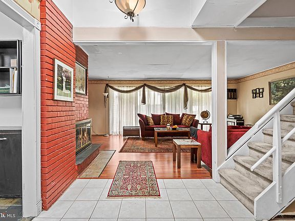 2nd image of 82 Forsythia Dr E #E