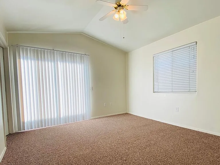 La Casa Elegante Apartments — Photo 14