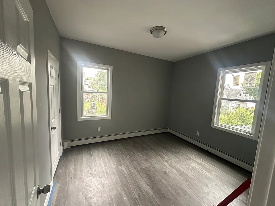 5 Amsterdam St #1