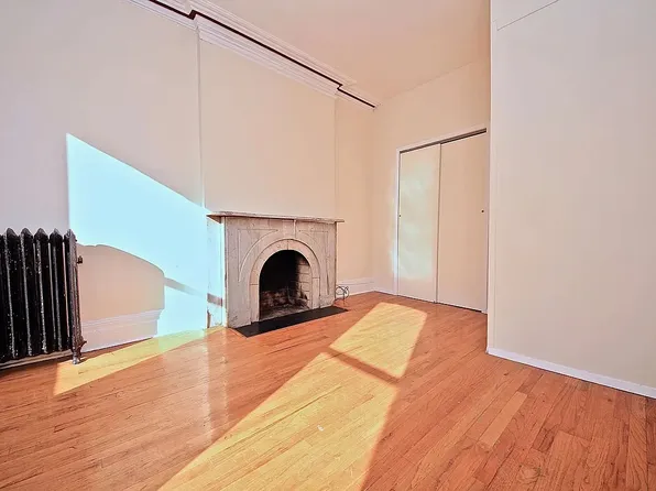 449 West 22nd Street 3 image 3 of 10