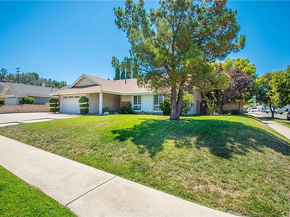 4th image of 14810 Foxglove Dr