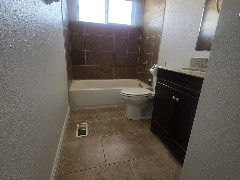 1014 De La Vista Pl — Photo 23