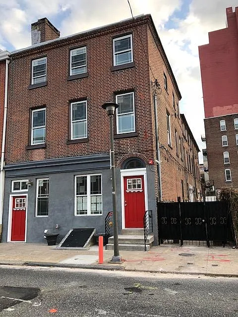 Building Photo - 1232 Summer St #W2