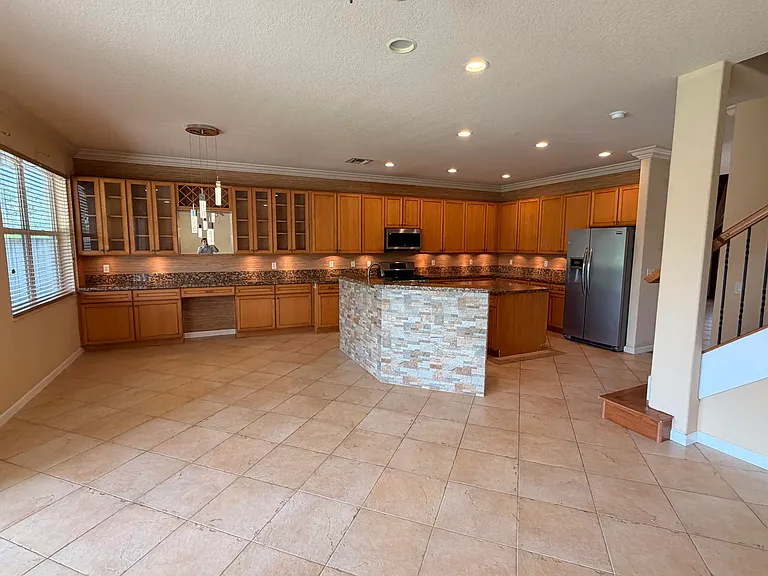 108 Kensington Way — Photo 39