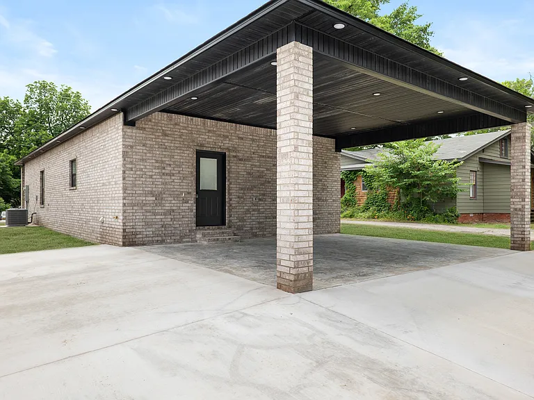 606 W Matthews Ave — Photo 17