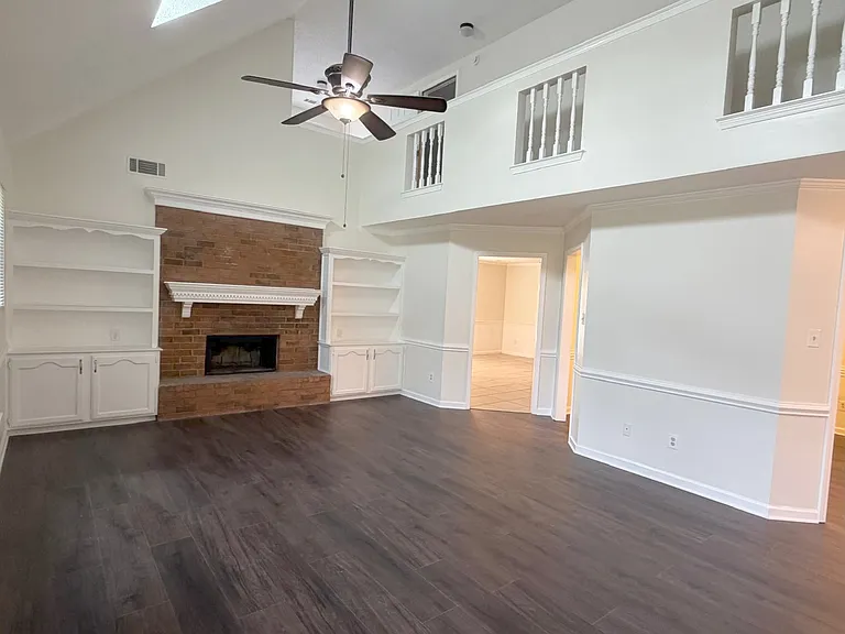 7472 Hedgington Dr — Photo 3