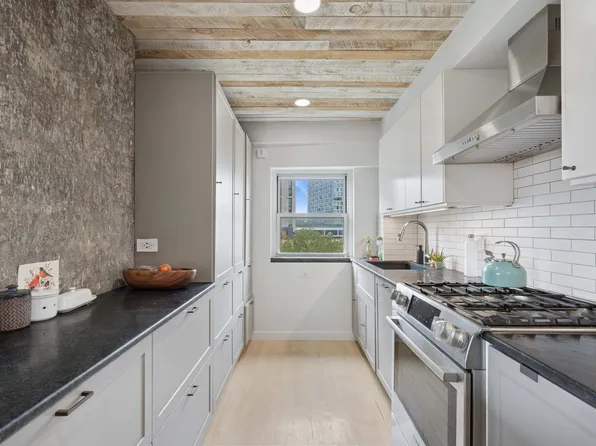 387 Grand Street image 4 of 11