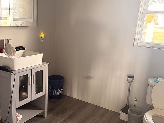 5th image of 2480 Mock Rd