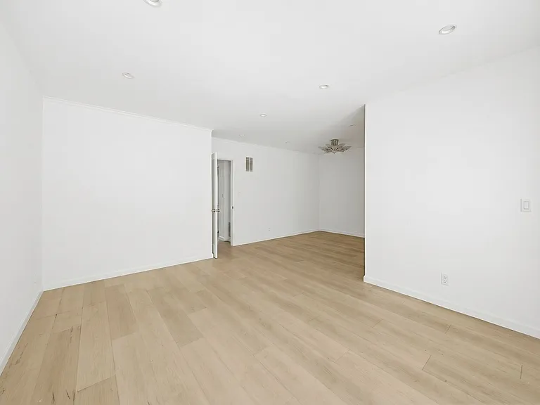 337 S Rexford Dr #3 — Photo 9