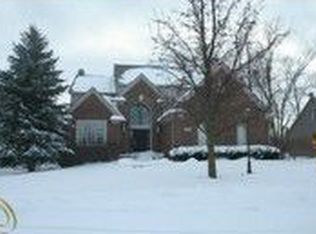 3385 Sawgrass Ct, Rochester Hills, MI 48309