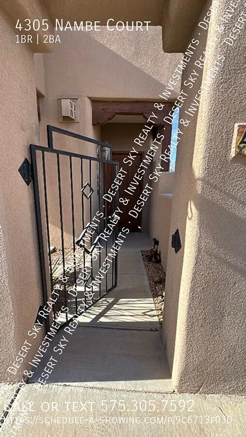 1 Bedroom 1.5 Bath Condo — Photo 4