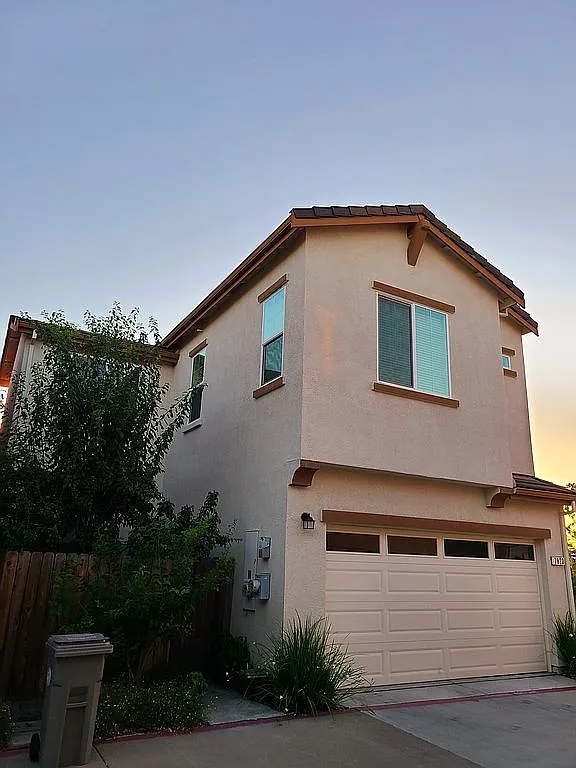 7823 Brizio Walk photo 1