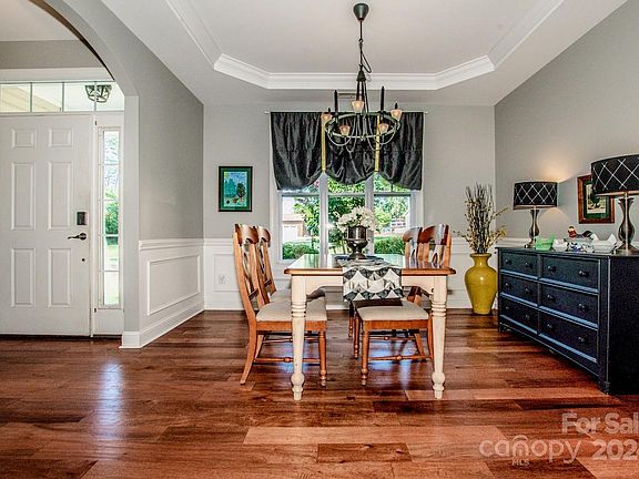 5th image of 5130 Waterside Cir