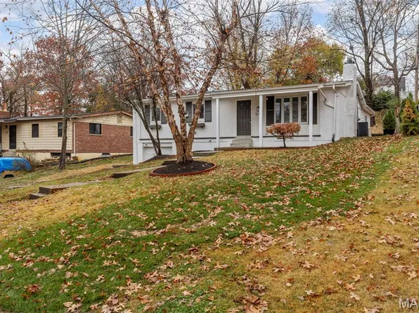 540 Hickory Hollow Ln, Saint Louis, MO 63122