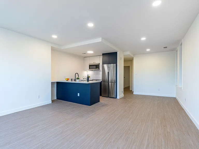 Carriage House — Photo 35
