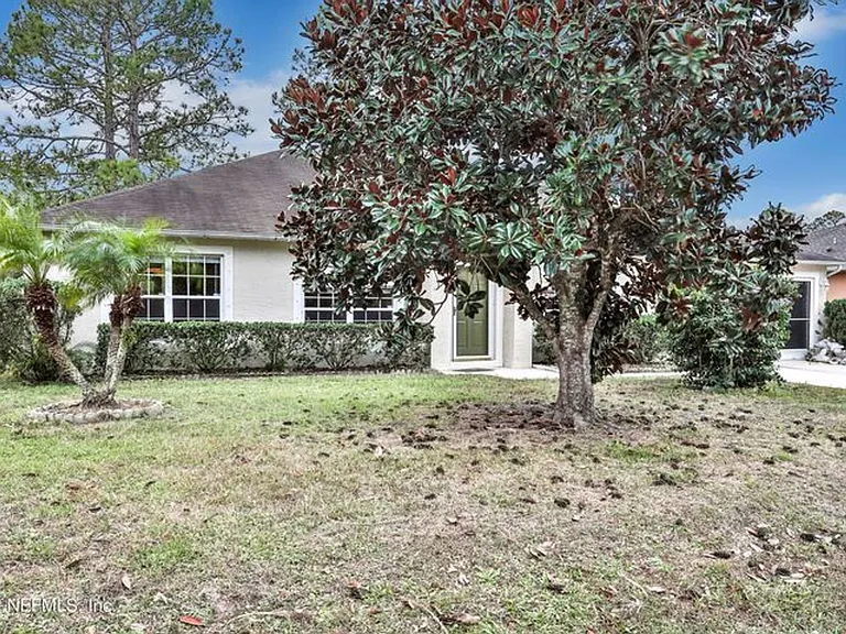 11 Wheatfield Dr — Photo 32