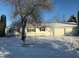 310 9th Ave SE, Devils Lake, ND 58301