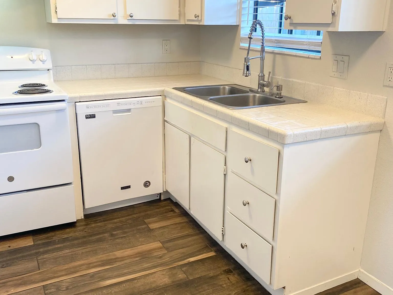 1 bed, 610 sqft, $1,195 — Photo 2