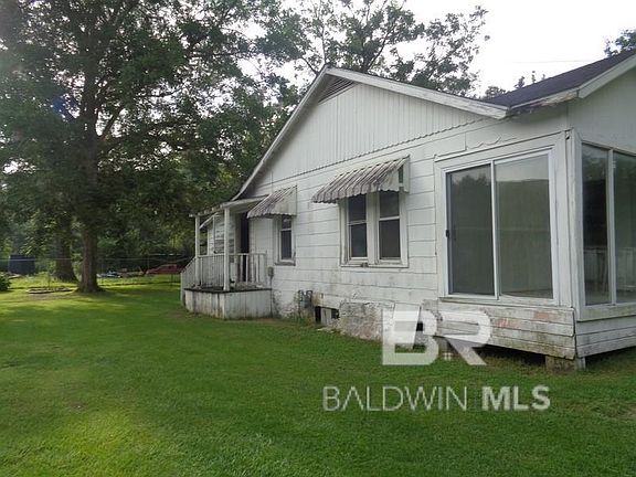 2nd image of 102 Hart St