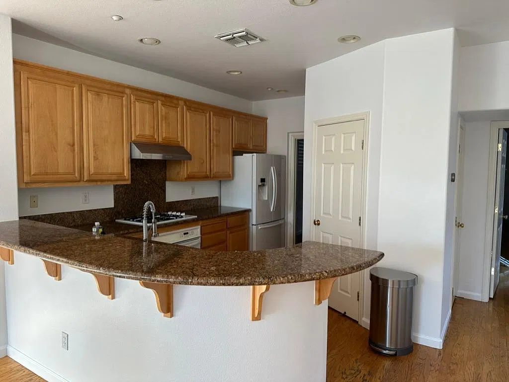 1041 Wayne Way — Photo 3